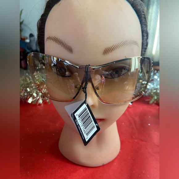 New Sunglasses with MAX UV Protection. By NYS Collections. - Picture 2 of 8